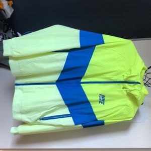 Nike windbreaker jacket
